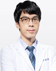 彤顏整形外科張欽富醫師-抽脂-私密處整形-眼袋-自體脂肪補脂-隆乳